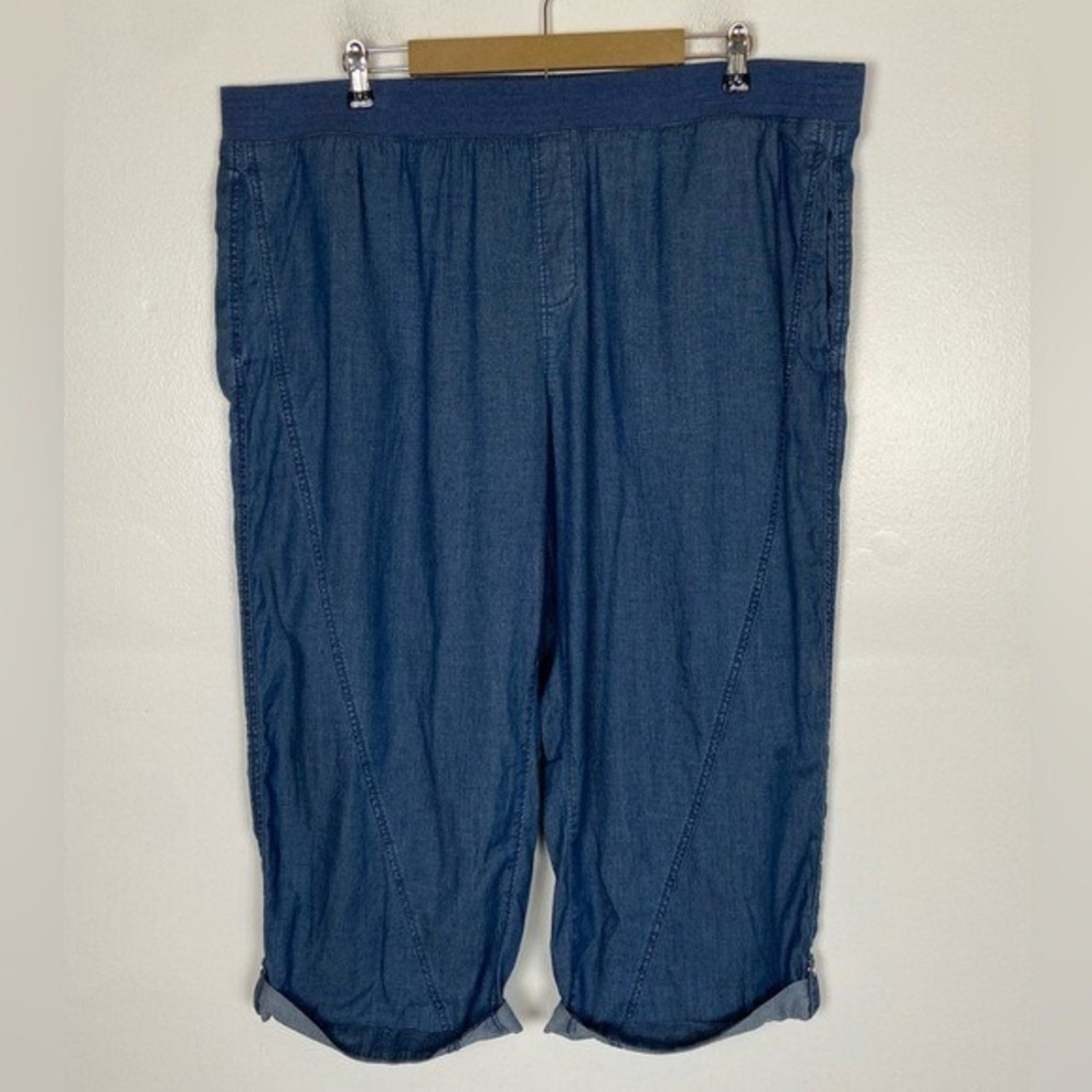 Chico's Fitigue Rolled Crop Basic Pants Sz 4 US 20 Chambray Denim Blue Pull On